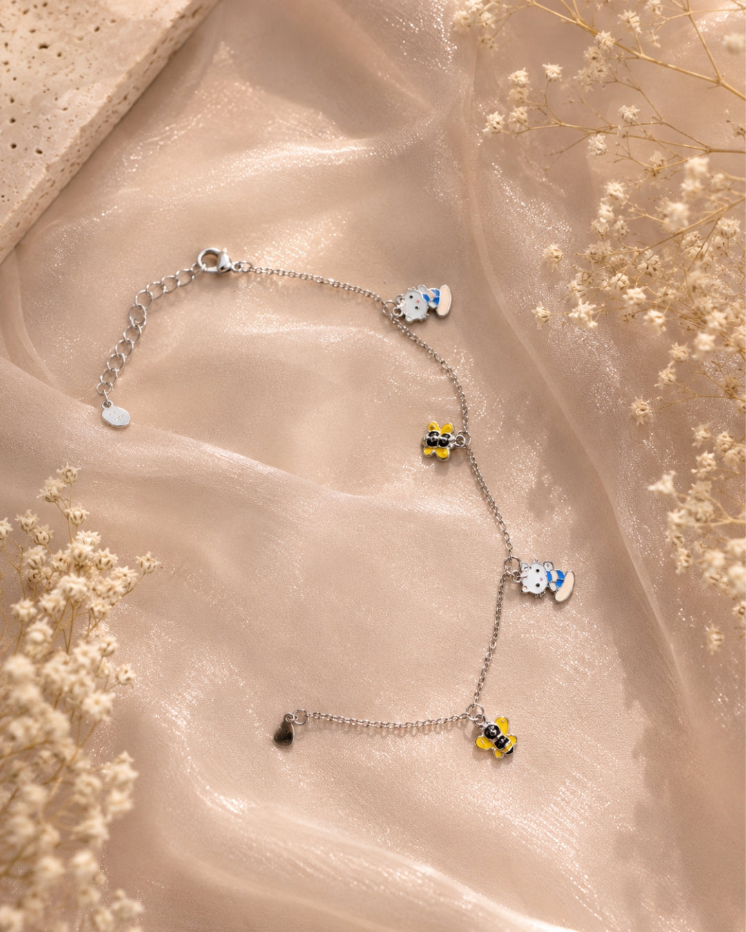 Hello Bee Bracelet