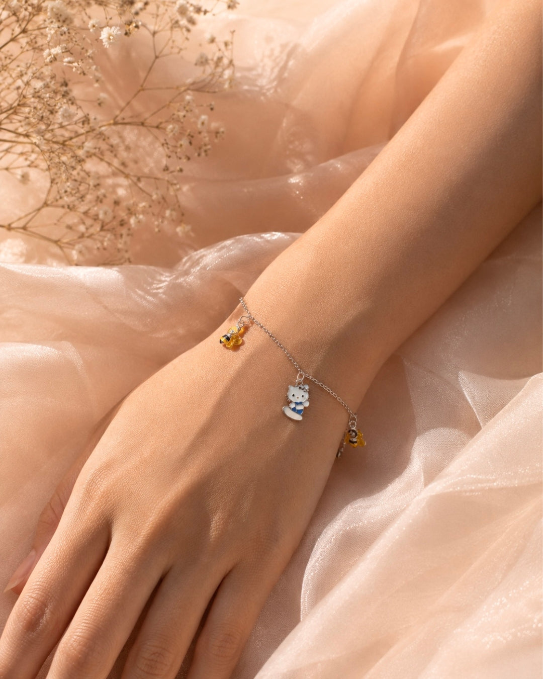 Hello Bee Bracelet